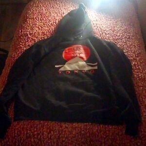 A sweatshirt